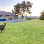 Lune Nestled Between District And Yorkshire Dales Chalet