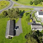 Chalet Lune Nestled Between District And Yorkshire Dales