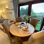 Chalet Lune Nestled Between District And Yorkshire Dales