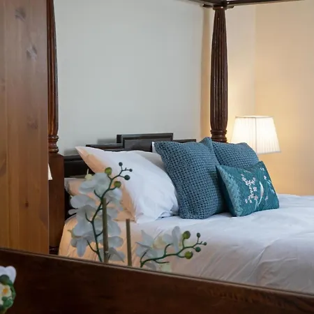 Lune Nestled Between District And Yorkshire Dales Tebay (Cumbria)