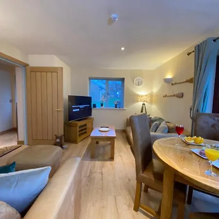 Lune Nestled Between District And Yorkshire Dales Tebay (Cumbria)