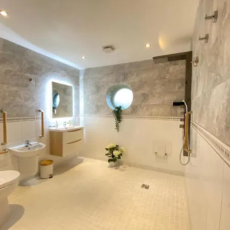 Lune Nestled Between District And Yorkshire Dales Tebay (Cumbria)