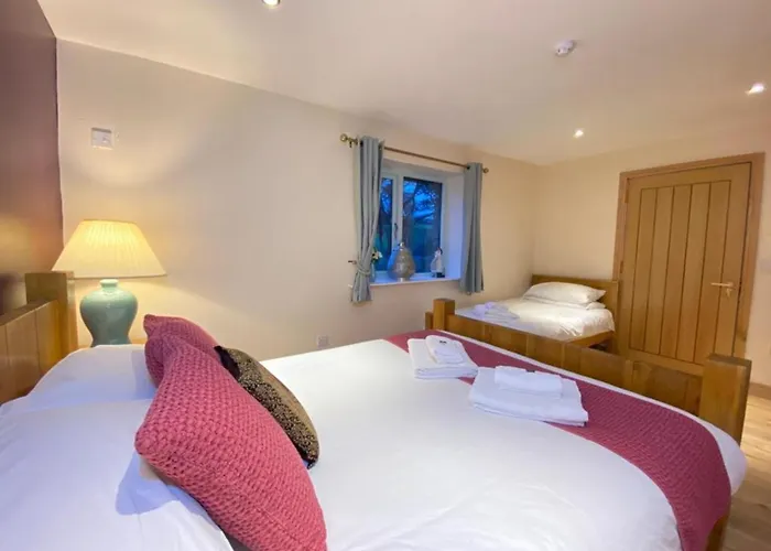 Lune Nestled Between District And Yorkshire Dales Tebay (Cumbria)