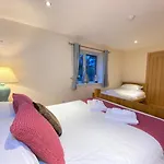 Lune Nestled Between District And Yorkshire Dales Tebay (Cumbria)