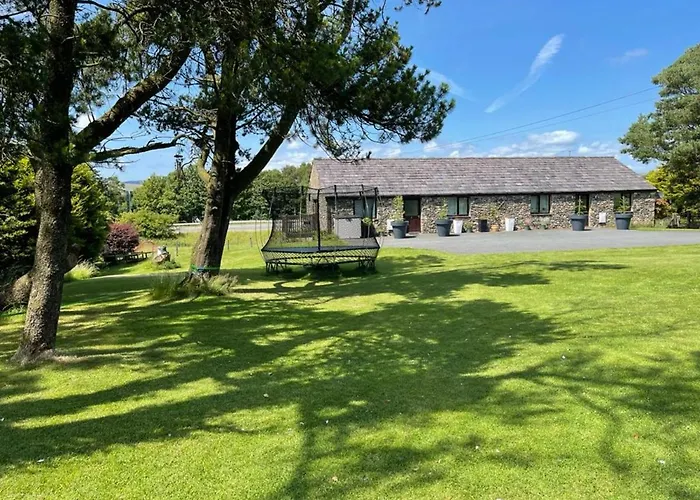Lune Nestled Between District And Yorkshire Dales * Tebay (Cumbria)